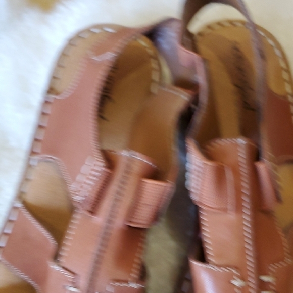Natural Soul Tan Sandals with Slingback Design and Woven Straps - Picture 8 of 10